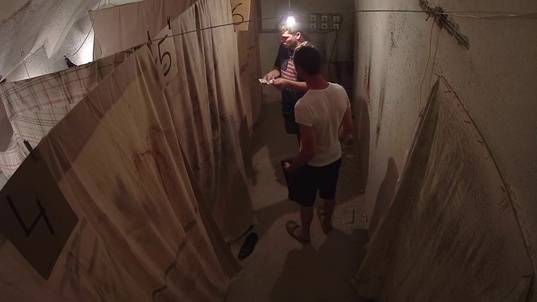 7. Download full pics of Usado como um brinquedo - deixado como um destroço from goperv.com