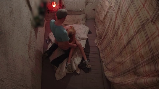 3. Download full pics of De la classe à la vulgarité en moins d'une heure from goperv.com