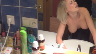 3. Download full pics of Kinky busty blonde from czechamateurs.com