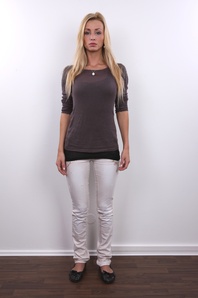 2. Download full pics of Dominika (23) from czechcasting.com