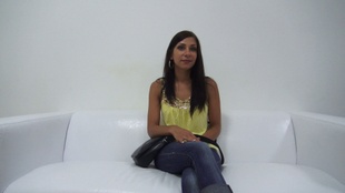 1. Download full pics of Radka (26) from czechcasting.com