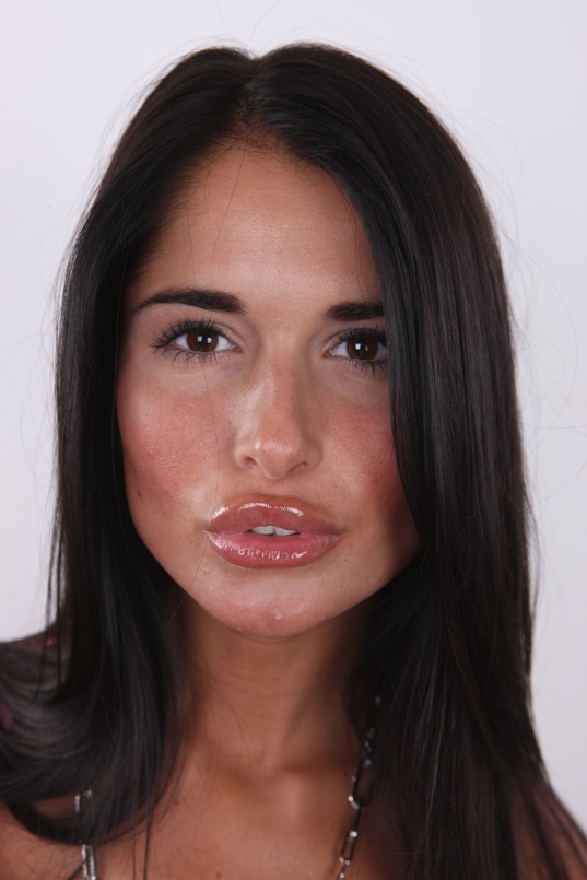 1. Download full pics of Nikola (22) from czechcasting.com