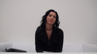 1. Download full pics of Zdenka (21) from czechcasting.com