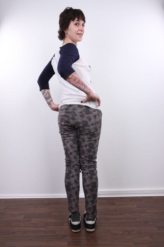 5. Download full pics of Olga (28) from czechcasting.com