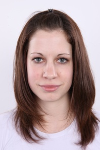 1. Download full pics of Eliska (20) from czechcasting.com