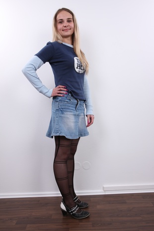 4. Download full pics of model CZECH CASTING - VERONIKA (0704) from czechcasting.com