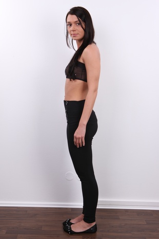 4. Download full pics of model Marcela (25) from czechcasting.com