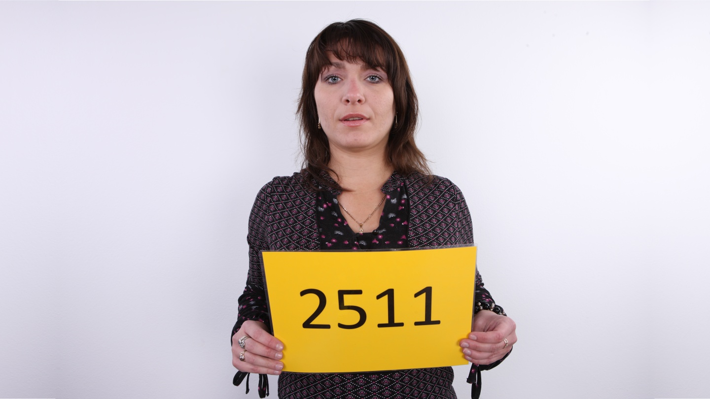 Lenka (31)