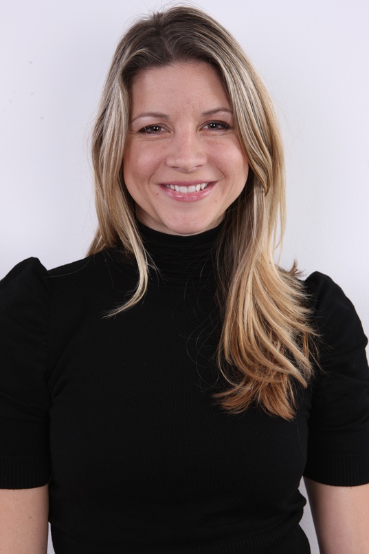 3. Download full pics of Monika (29) from czechcasting.com