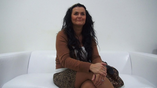 1. Download full pics of Lucie (37) from czechcasting.com