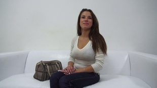 1. Download full pics of Tereza (23) from czechcasting.com