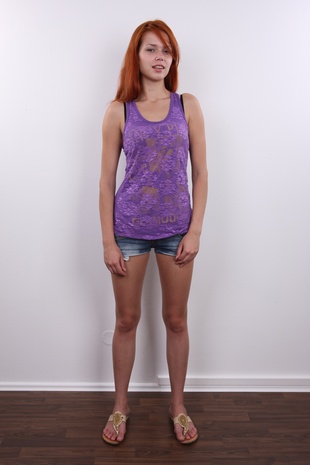 2. Download full pics of model Kamila (22) from czechcasting.com