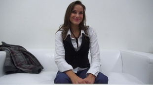 1. Download full pics of Tereza (22) from czechcasting.com