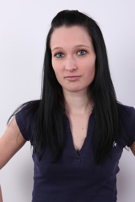 3. Download full pics of Petra (23) from czechcasting.com