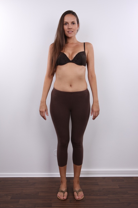 3. Download full pics of Zuzana (31) from czechcasting.com