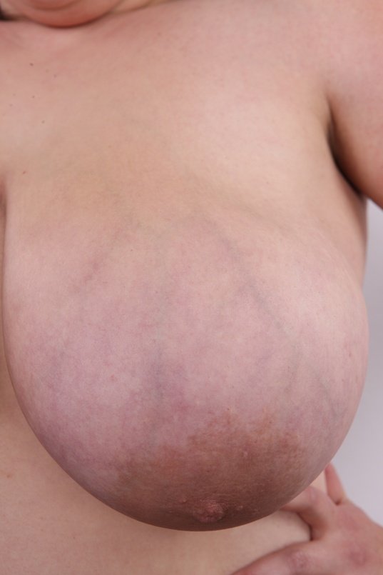 10. Download full pics of Michaela (25) from czechcasting.com