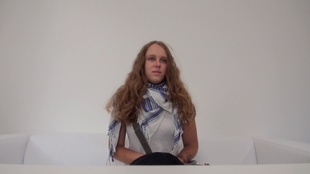 1. Download full pics of Tereza (21) from czechcasting.com