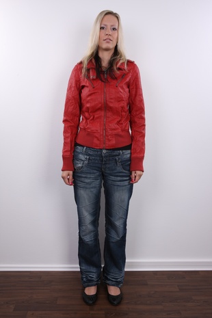 2. Download full pics of model Lucie (27) from czechcasting.com