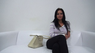 1. Download full pics of Jana (32) from czechcasting.com