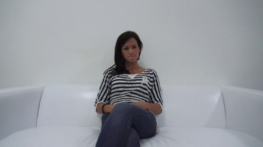 1. Download full pics of Tereza (21) from czechcasting.com