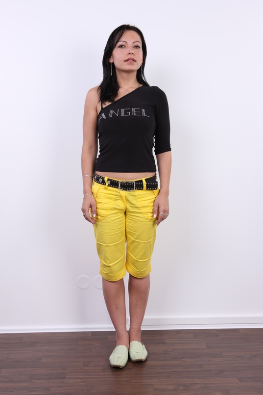 2. Download full pics of Alena (25) from czechcasting.com