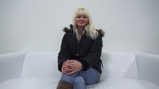 1. Download full pics of Veronika (28) from czechcasting.com