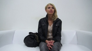 1. Download full pics of Jitka (24) from czechcasting.com