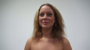 2. Download full pics of Alice (20) from czechcasting.com