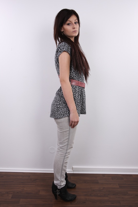 3. Download full pics of Anna (18) from czechcasting.com