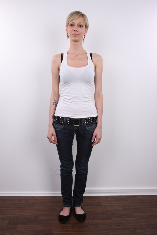 2. Download full pics of Barbora (22) from czechcasting.com