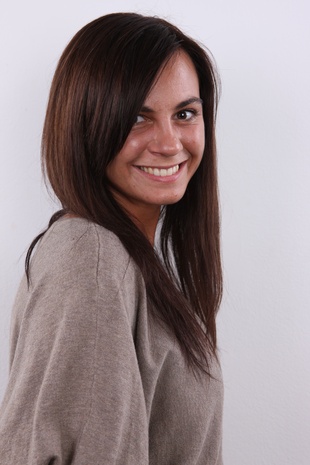 3. Download full pics of model Radka (21) from czechcasting.com