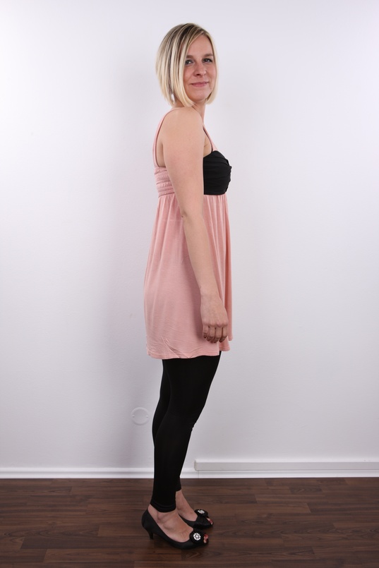 3. Download full pics of Monika (25) from czechcasting.com