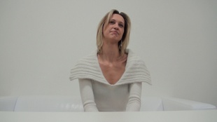 1. Download full pics of Lucie (24) from czechcasting.com