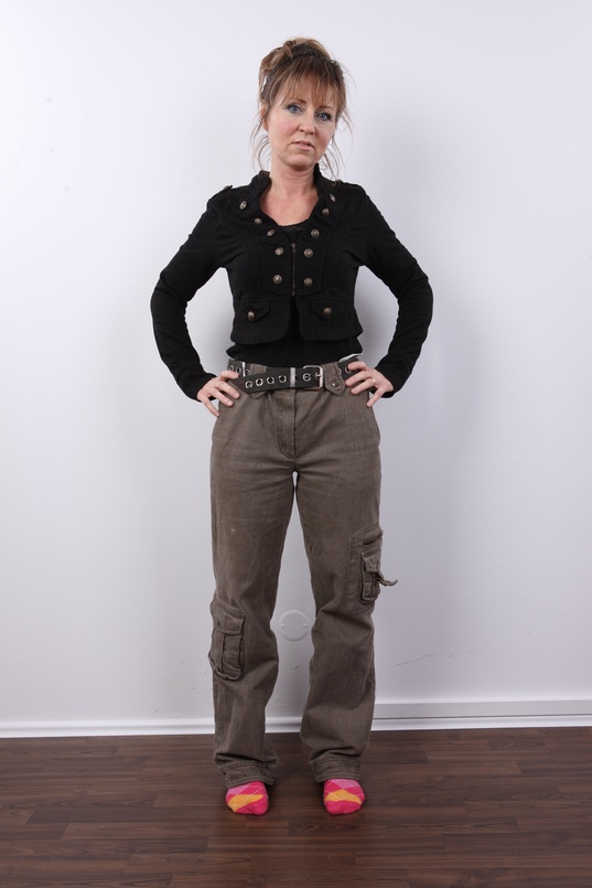 2. Download full pics of Vlasta (41) from czechcasting.com