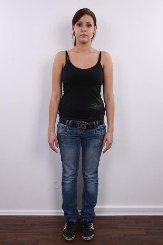 3. Download full pics of Denisa (21) from czechcasting.com