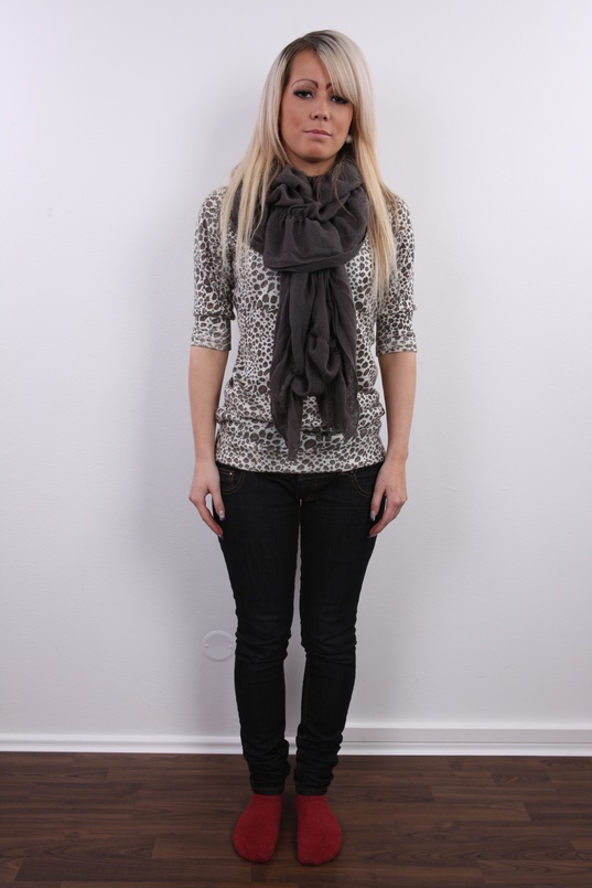 2. Download full pics of Petra (20) from czechcasting.com