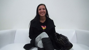 1. Download full pics of Ivana (18) from czechcasting.com