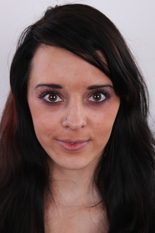 1. Download full pics of Maria (21) from czechcasting.com