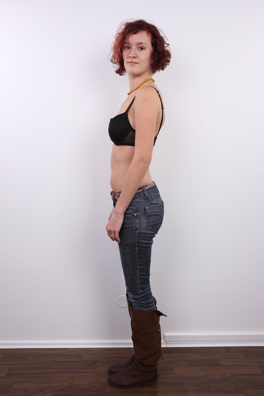 4. Download full pics of Tereza (19) from czechcasting.com