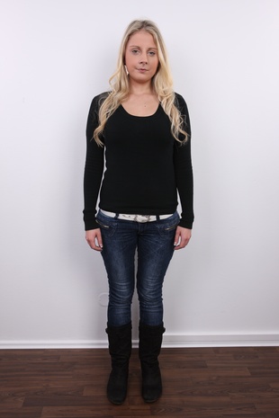 2. Download full pics of model Ulrika (21) from czechcasting.com