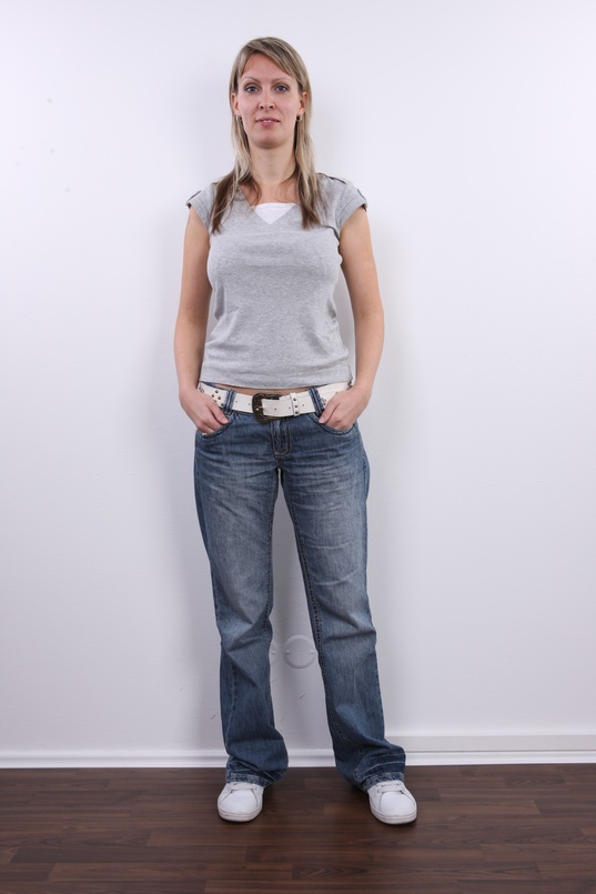 2. Download full pics of Monika (31) from czechcasting.com