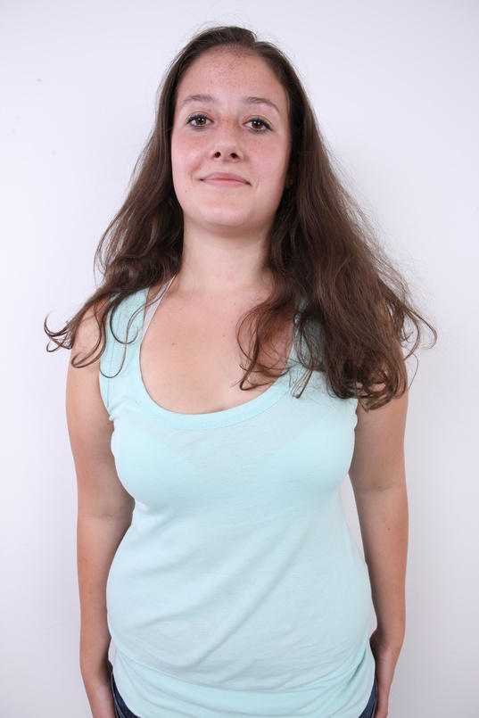 3. Download full pics of Klara (18) from czechcasting.com