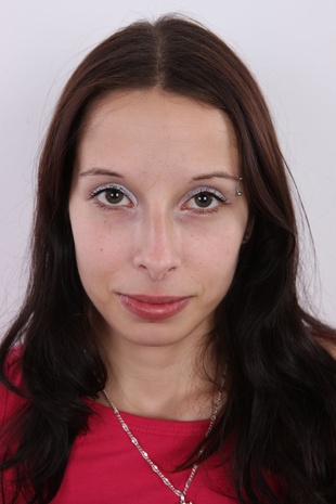 1. Download full pics of model Nikol (21) from czechcasting.com