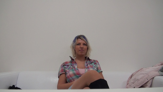 1. Download full pics of Pavla (23) from czechcasting.com