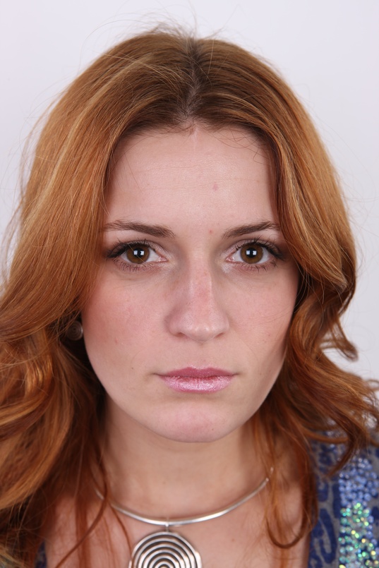 1. Download full pics of Sarka (24) from czechcasting.com