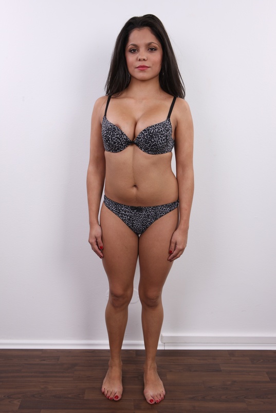 7. Download full pics of Martina (21) from czechcasting.com