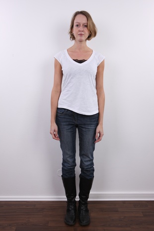 3. Download full pics of model Alzbeta (27) from czechcasting.com