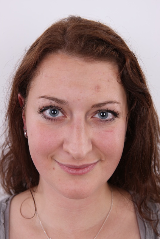 1. Download full pics of Diana (19) from czechcasting.com