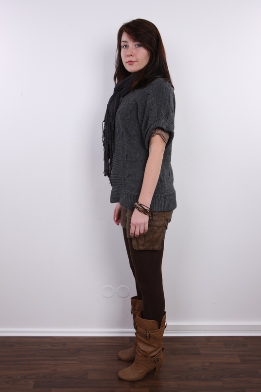 3. Download full pics of Anna (24) from czechcasting.com