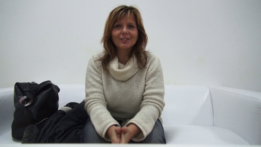 1. Download full pics of Radka (37) from czechcasting.com